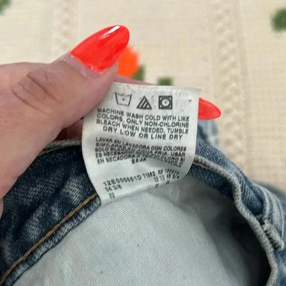 Wrangler Cut Off Shorts Distressed Size 32 - Picture 4 of 5